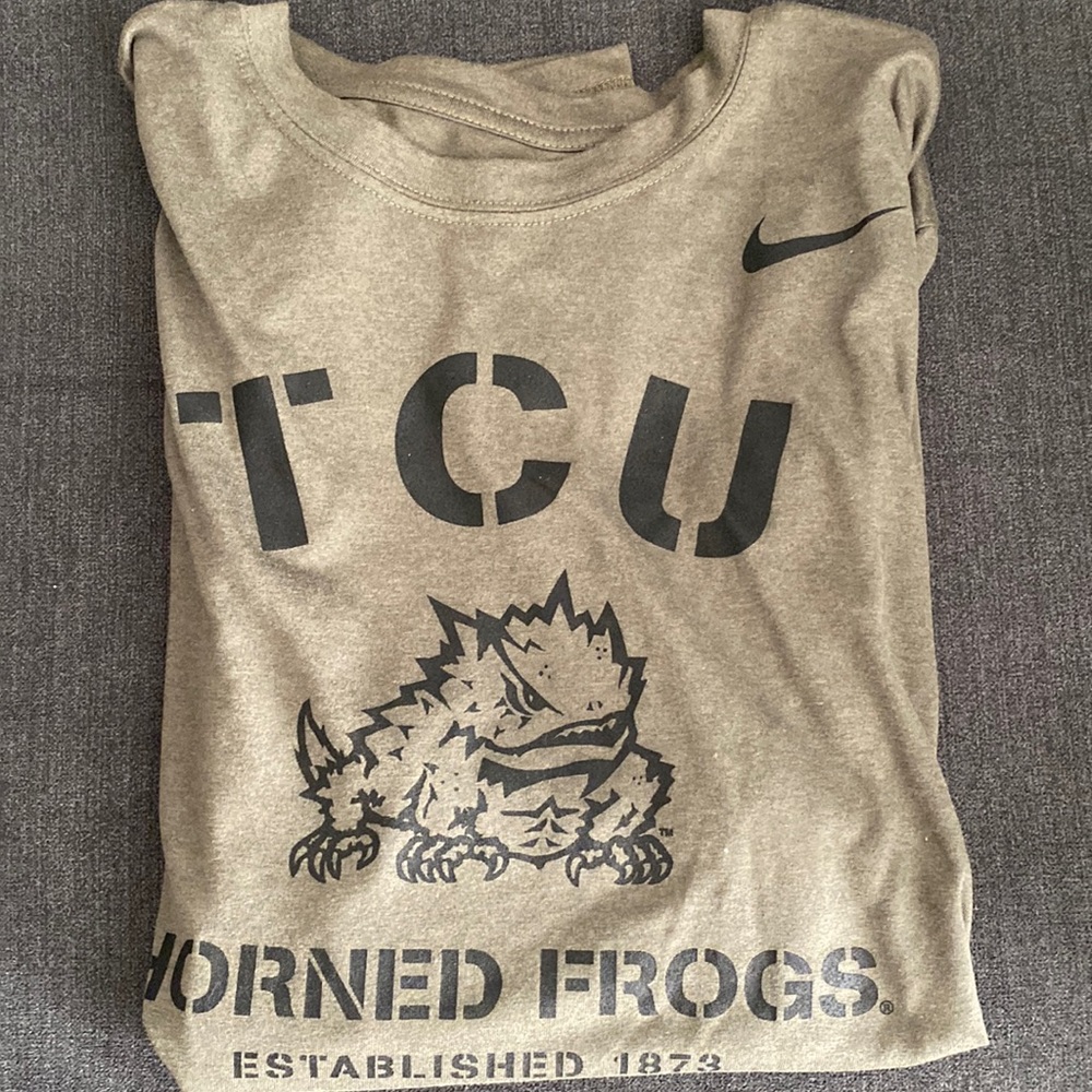 NIKE MENS XL OLIVE GREEN TCU HORNED FROGS DRI FIT SHORT SLEEVE SHIRT